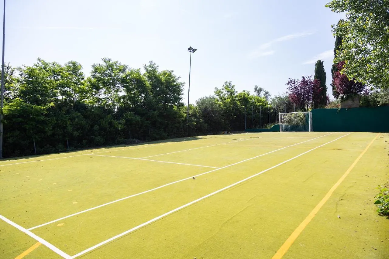 Porzione di Villa con piscina,giardino e parcheggi Riccione 0*,  Italia