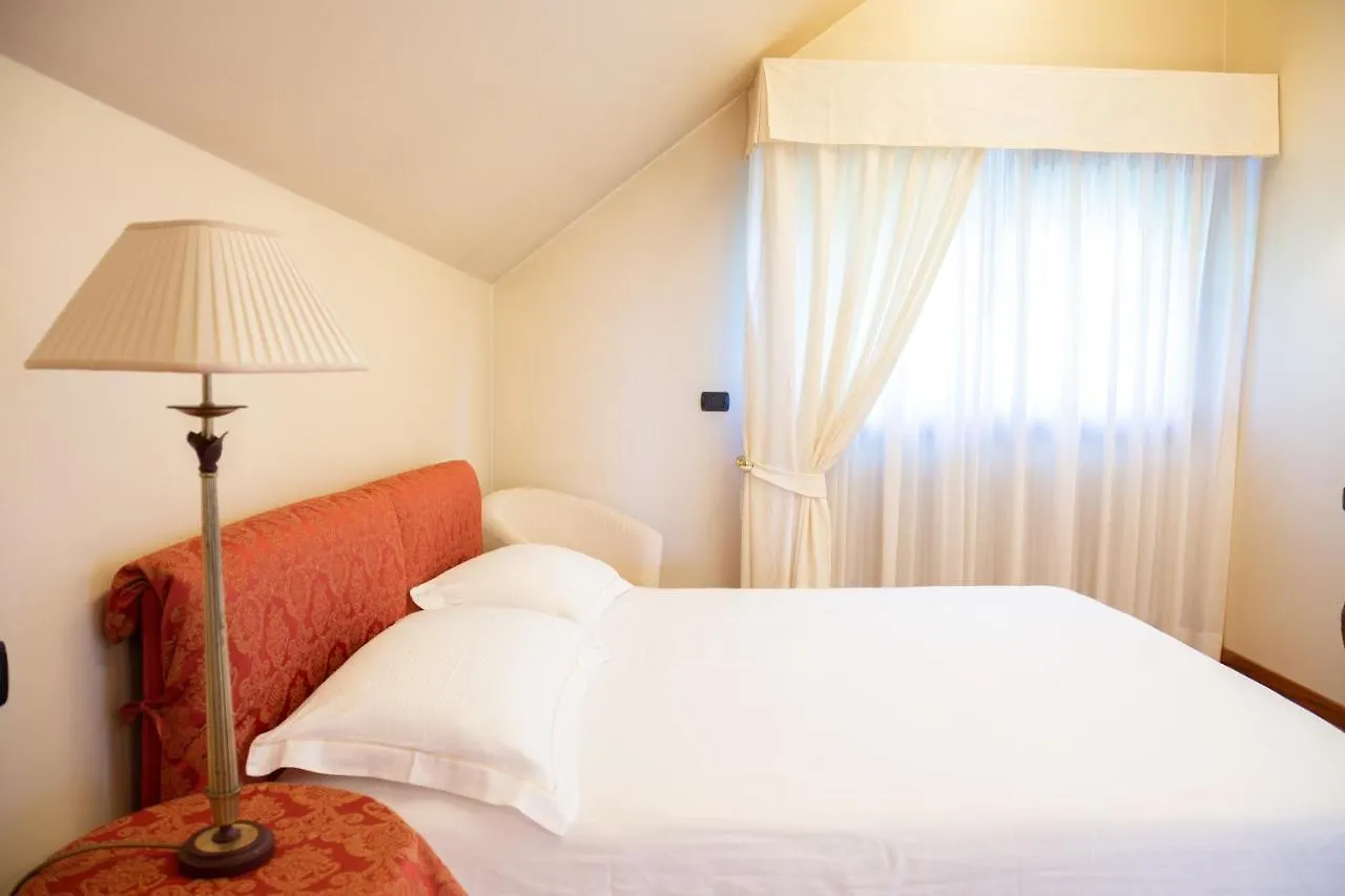 Villa Rolls - Porzione Di Villa Con Piscina,Giardino E Parcheggi Riccione Italy