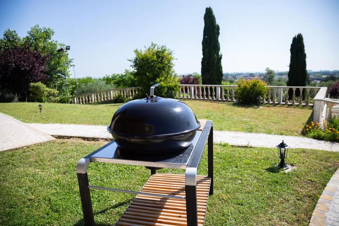 Villa Rolls - Porzione Di Villa Con Piscina,Giardino E Parcheggi Riccione