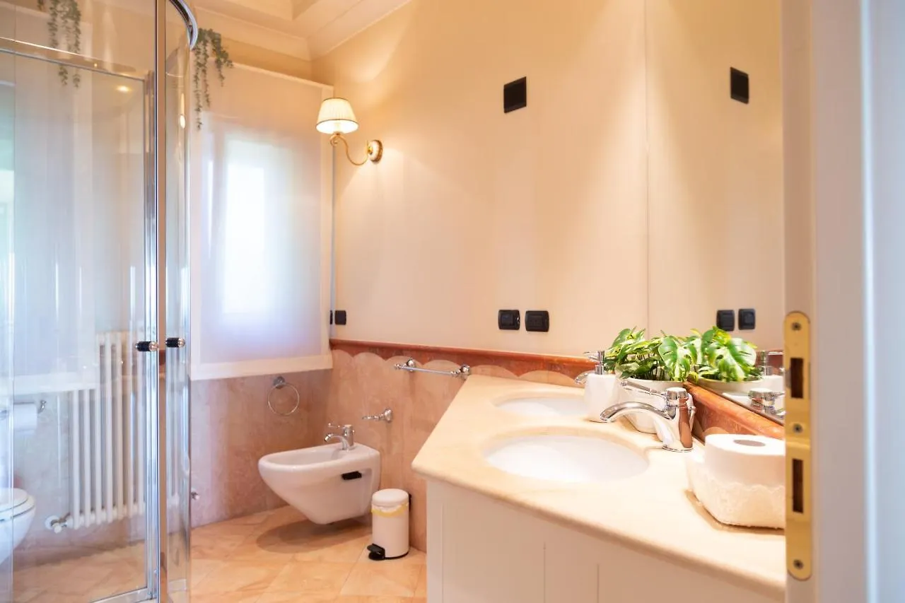 Villa Rolls - Porzione Di Villa Con Piscina,Giardino E Parcheggi Riccione Italy