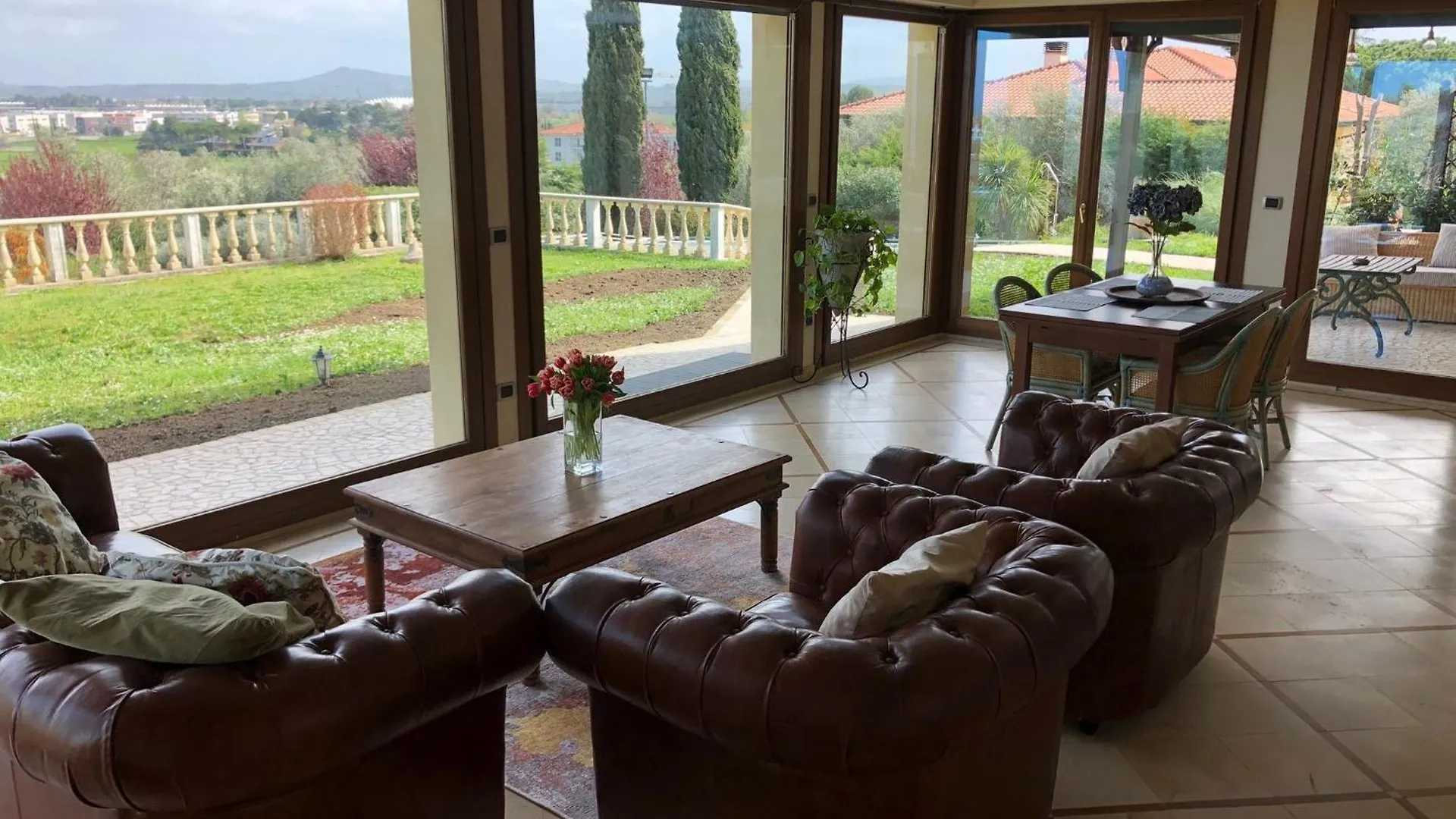 Villa Rolls - Porzione Di Villa Con Piscina,Giardino E Parcheggi contacts